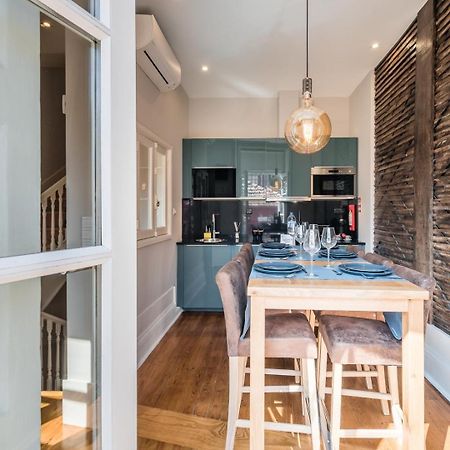 Апартаменты Guestready - Chic Retreat In The Heart Of Порту Экстерьер фото
