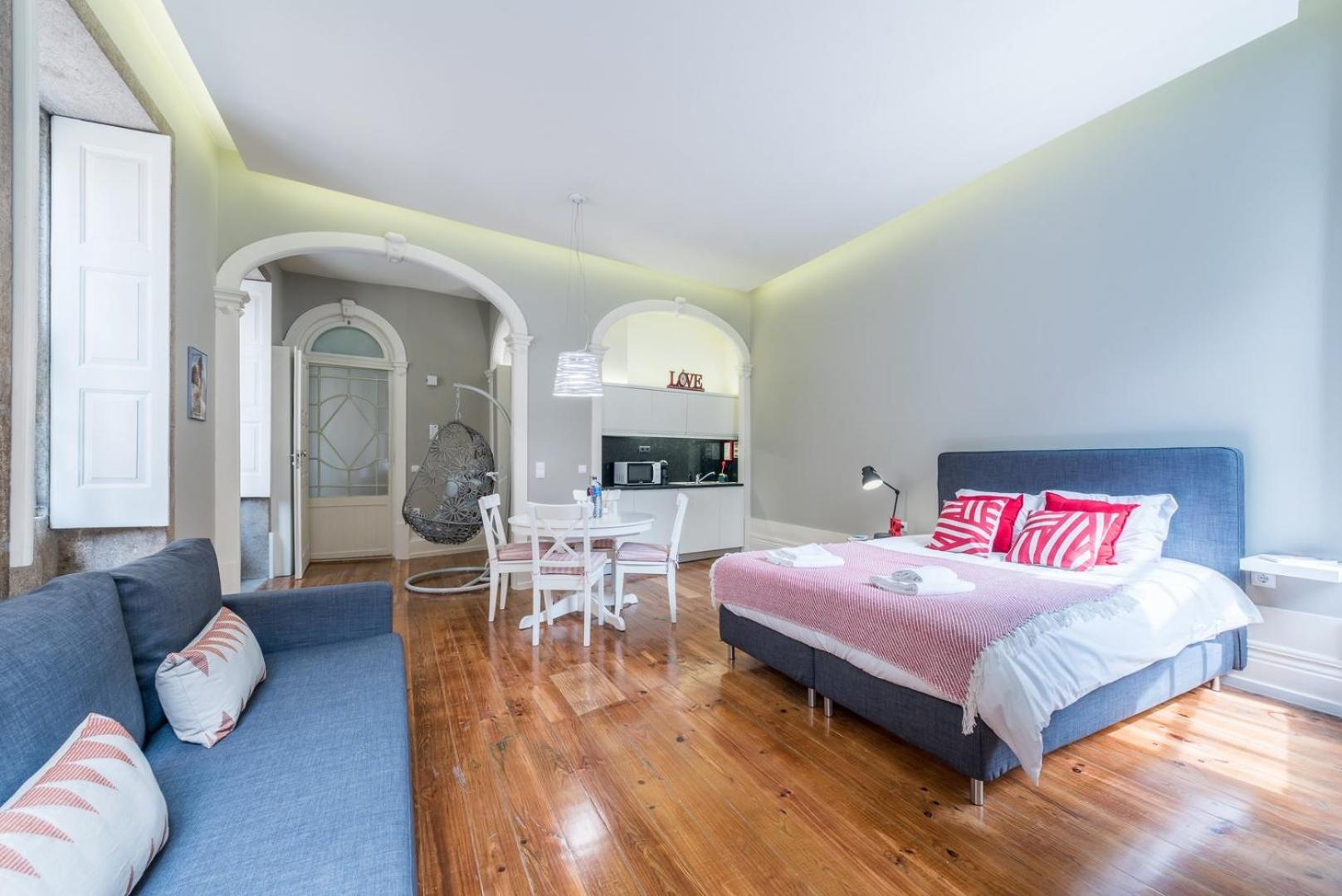 Апартаменты Guestready - Chic Retreat In The Heart Of Порту Экстерьер фото