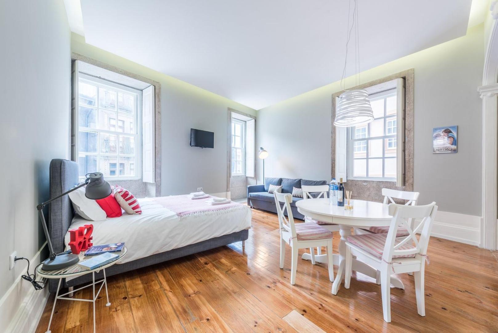 Апартаменты Guestready - Chic Retreat In The Heart Of Порту Экстерьер фото