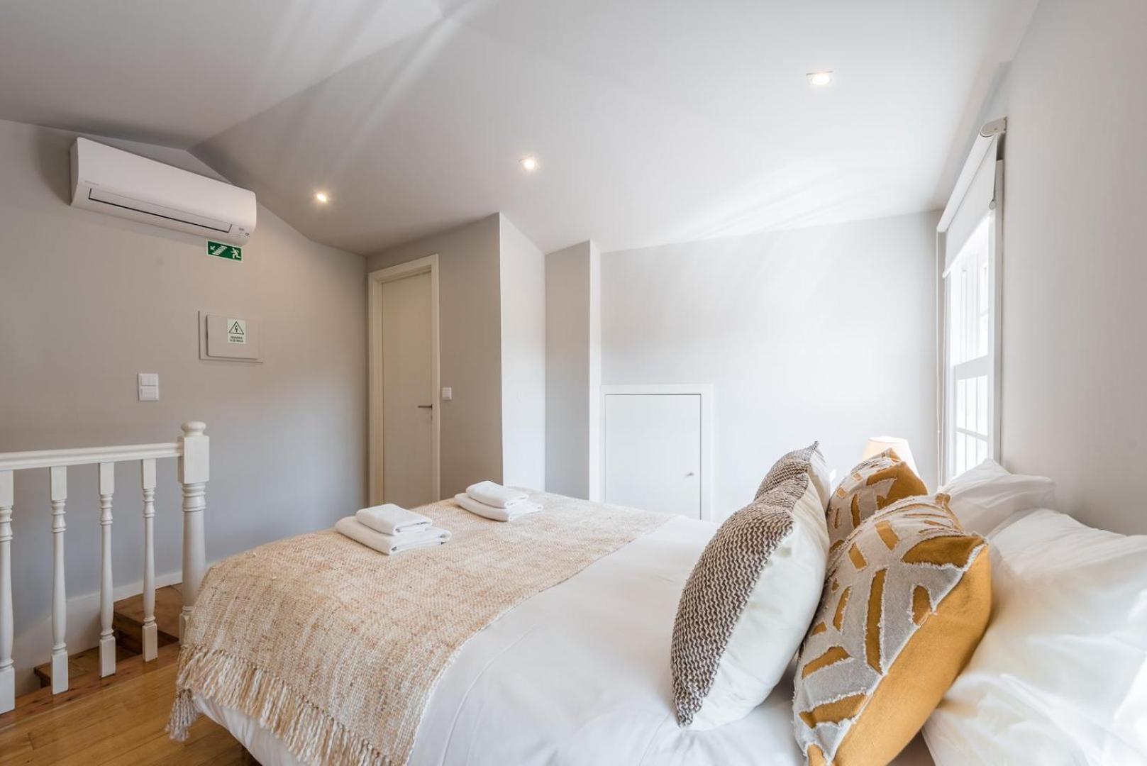 Апартаменты Guestready - Chic Retreat In The Heart Of Порту Экстерьер фото